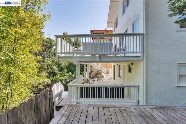 652 Valle Vista Ave, Oakland, CA 94610