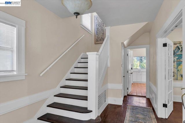 652 Valle Vista Ave, Oakland, CA 94610
