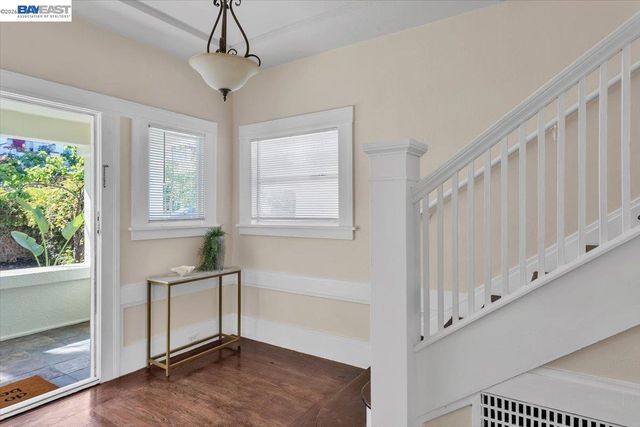 652 Valle Vista Ave, Oakland, CA 94610
