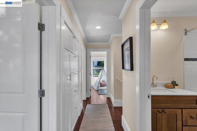 652 Valle Vista Ave, Oakland, CA 94610