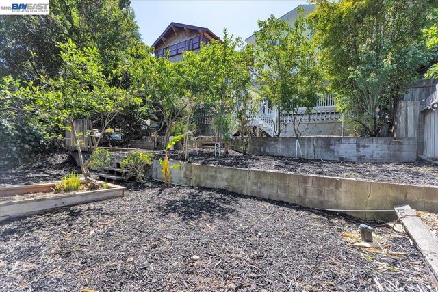 652 Valle Vista Ave, Oakland, CA 94610