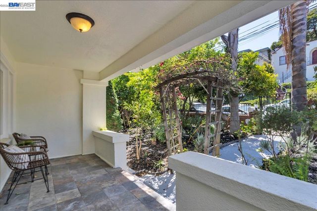 652 Valle Vista Ave, Oakland, CA 94610