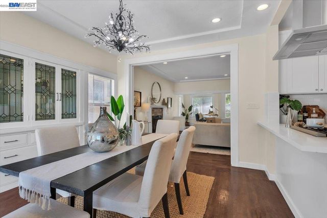 652 Valle Vista Ave, Oakland, CA 94610