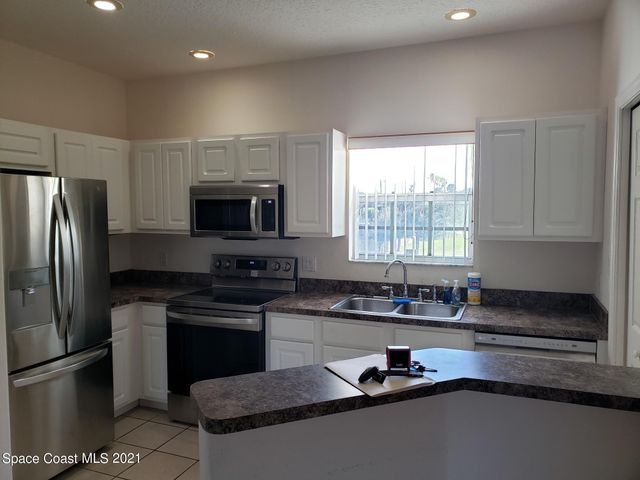 160 S Shepard Drive 16, Cocoa Beach, FL 32931