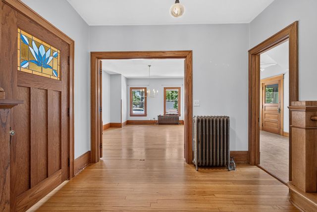 418 W Davenport Street, Eldridge, IA 52748