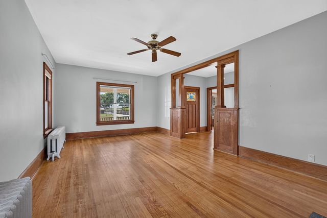 418 W Davenport Street, Eldridge, IA 52748