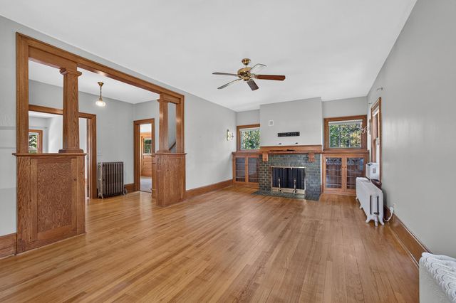 418 W Davenport Street, Eldridge, IA 52748