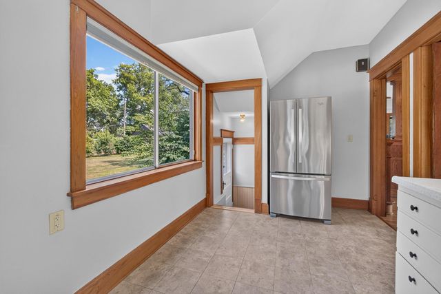 418 W Davenport Street, Eldridge, IA 52748