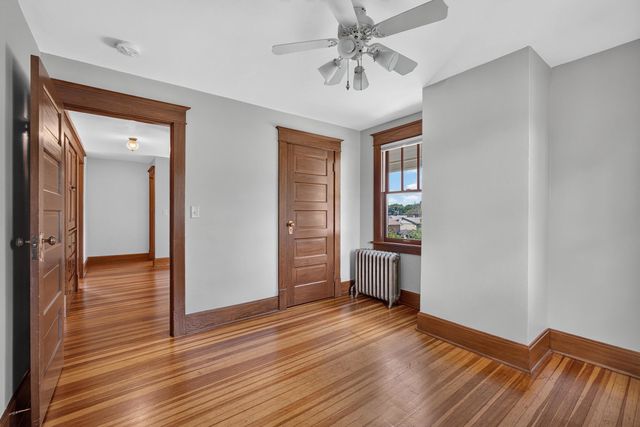 418 W Davenport Street, Eldridge, IA 52748