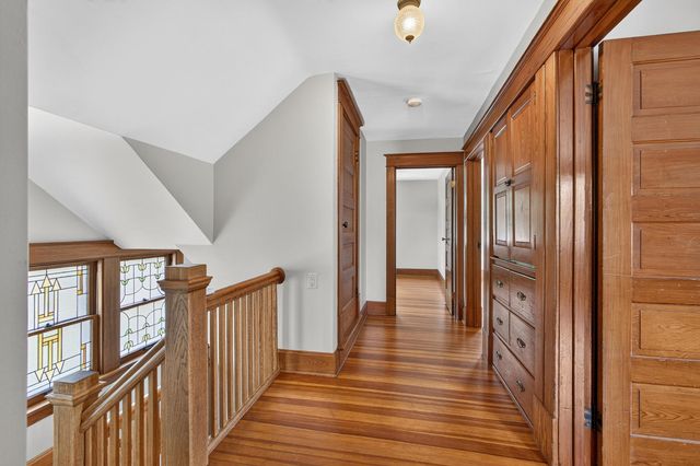 418 W Davenport Street, Eldridge, IA 52748