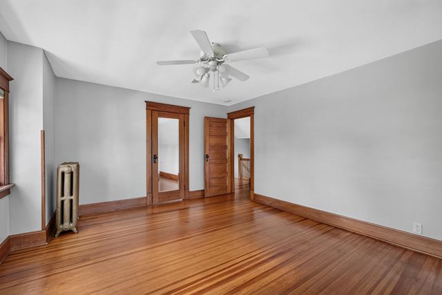 418 W Davenport Street, Eldridge, IA 52748