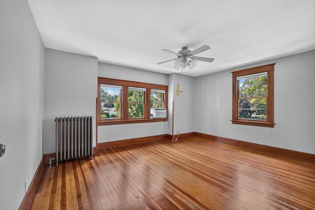 418 W Davenport Street, Eldridge, IA 52748