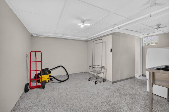 418 W Davenport Street, Eldridge, IA 52748