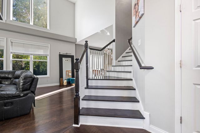 517 Meadowwood Lane, Oswego, IL 60543