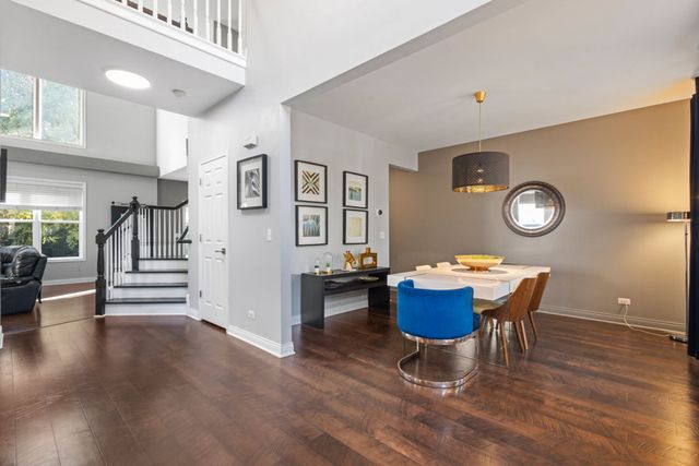 517 Meadowwood Lane, Oswego, IL 60543