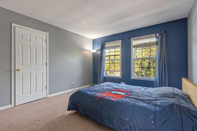 517 Meadowwood Lane, Oswego, IL 60543