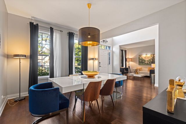 517 Meadowwood Lane, Oswego, IL 60543