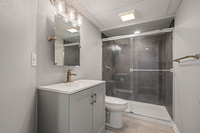 517 Meadowwood Lane, Oswego, IL 60543