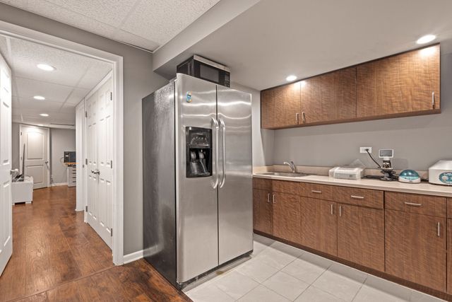 517 Meadowwood Lane, Oswego, IL 60543