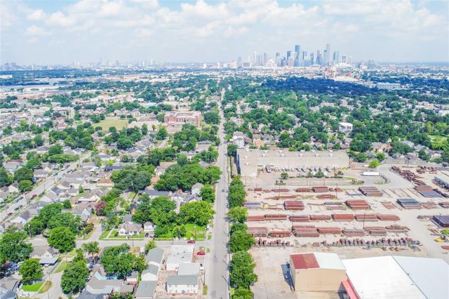 5320 Polk St Street 17, Houston, TX 77023