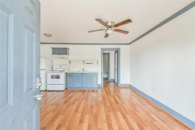 5320 Polk St Street 17, Houston, TX 77023