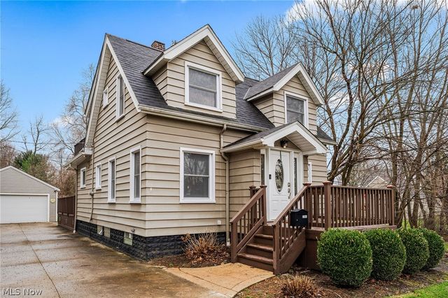 21941 Westwood Avenue, Fairview Park, OH 44126