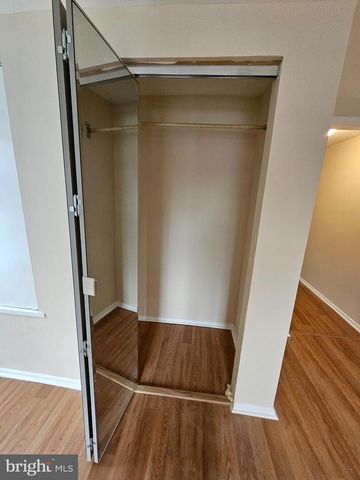 324 MARY ST, Trenton, NJ 08610