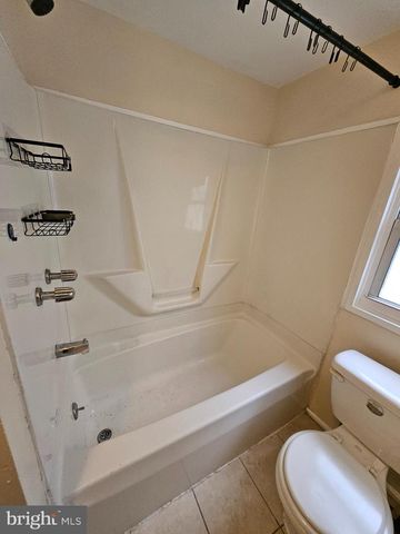 324 MARY ST, Trenton, NJ 08610