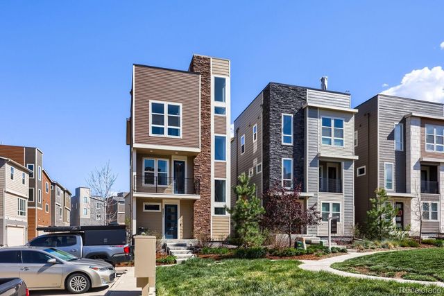 2571 Palau Way, Castle Rock, CO 80109