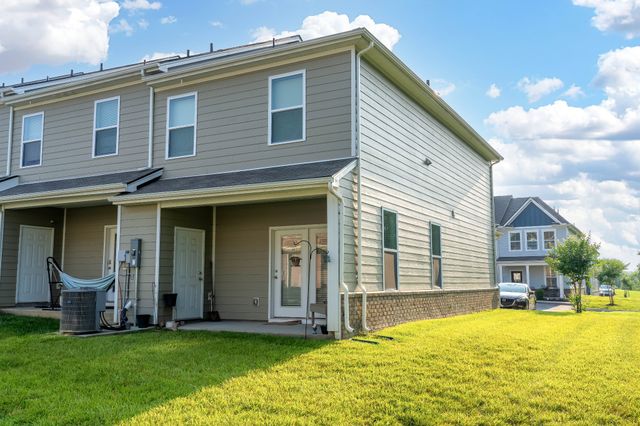 701 Dallas Dr, Columbia, TN 38401