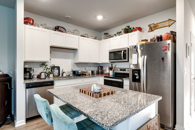 701 Dallas Dr, Columbia, TN 38401