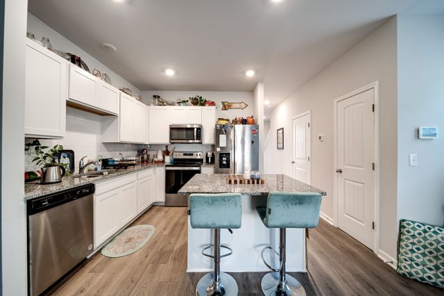 701 Dallas Dr, Columbia, TN 38401