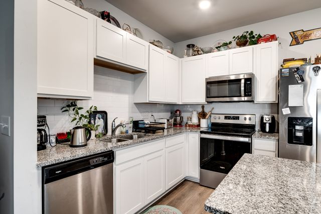 701 Dallas Dr, Columbia, TN 38401