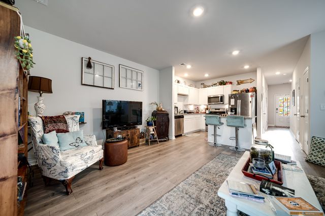 701 Dallas Dr, Columbia, TN 38401