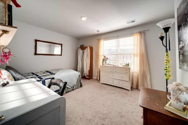 701 Dallas Dr, Columbia, TN 38401