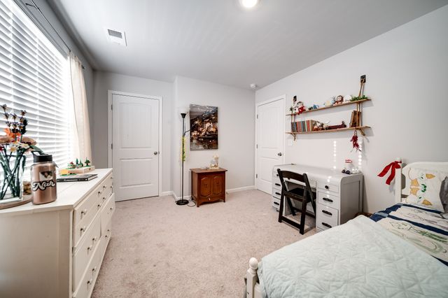 701 Dallas Dr, Columbia, TN 38401