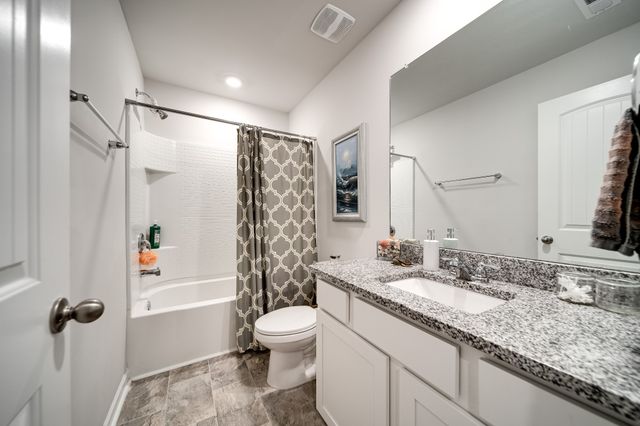 701 Dallas Dr, Columbia, TN 38401