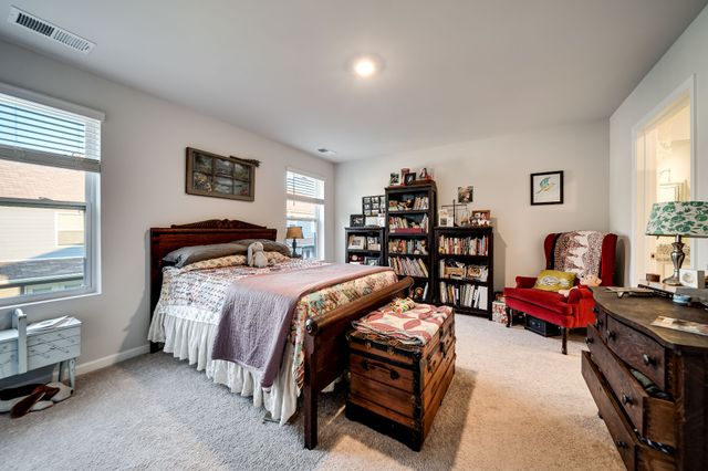 701 Dallas Dr, Columbia, TN 38401