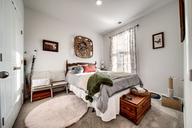 701 Dallas Dr, Columbia, TN 38401