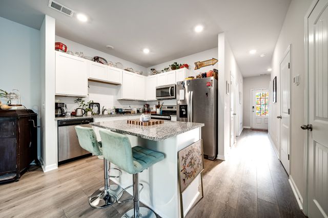 701 Dallas Dr, Columbia, TN 38401