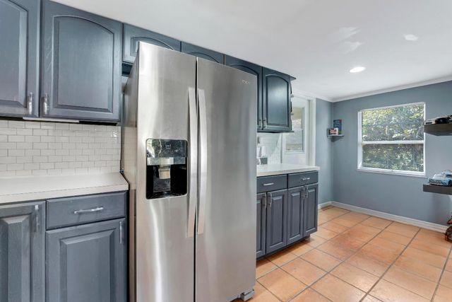 832 Lytle Street, West Palm Beach, FL 33405