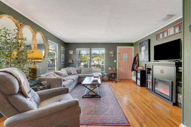 832 Lytle Street, West Palm Beach, FL 33405