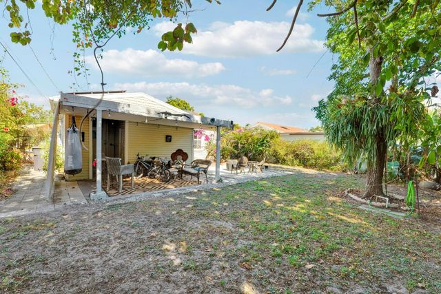 832 Lytle Street, West Palm Beach, FL 33405