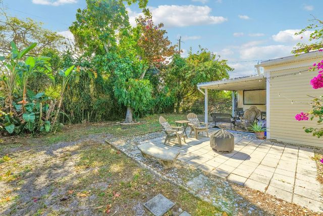 832 Lytle Street, West Palm Beach, FL 33405