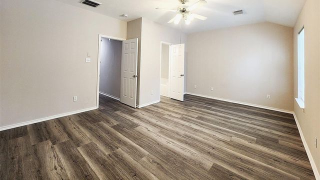 230 S Walden Elms Circle, The Woodlands, TX 77382