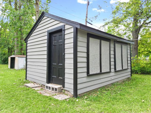 27547 Powers Street, Westland, MI 48186