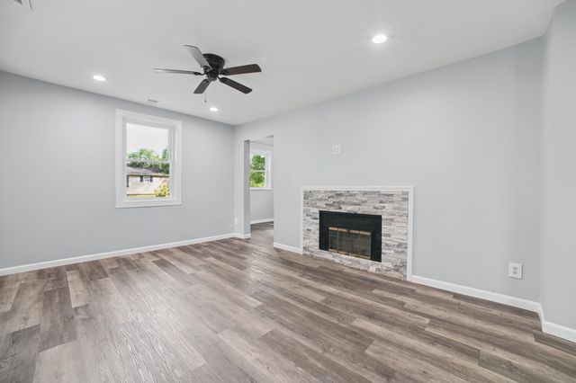 27547 Powers Street, Westland, MI 48186