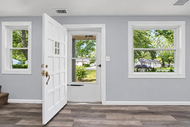 27547 Powers Street, Westland, MI 48186