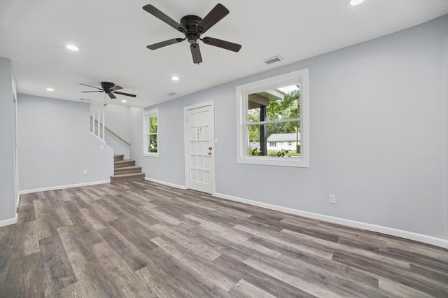 27547 Powers Street, Westland, MI 48186
