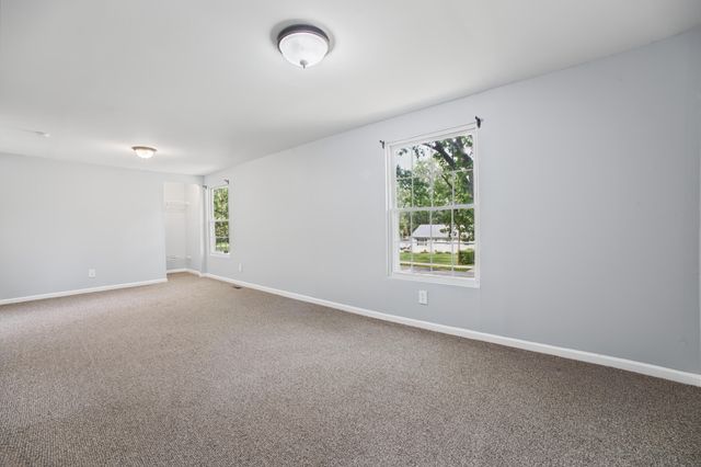 27547 Powers Street, Westland, MI 48186